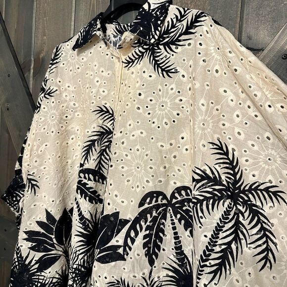 Made in Italy Cotton Eyelet Blouse - Picture 5 of 8